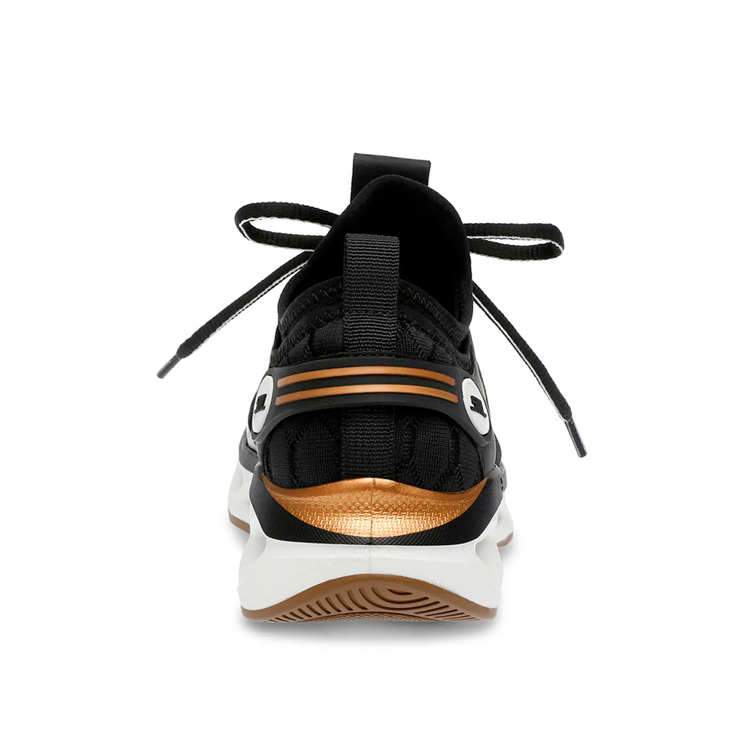 Sneakers Surge color negro