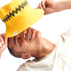 Gorro Charlie Brown para mujer color amarillo