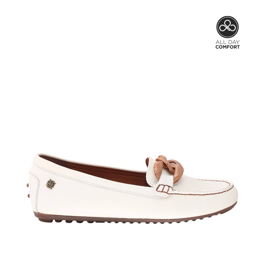 Mocasines Agatta para mujer color hueso