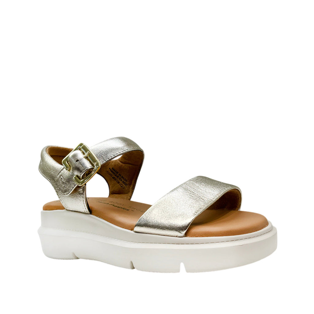 Sandalias flats Uplift QTR para mujer color dorado