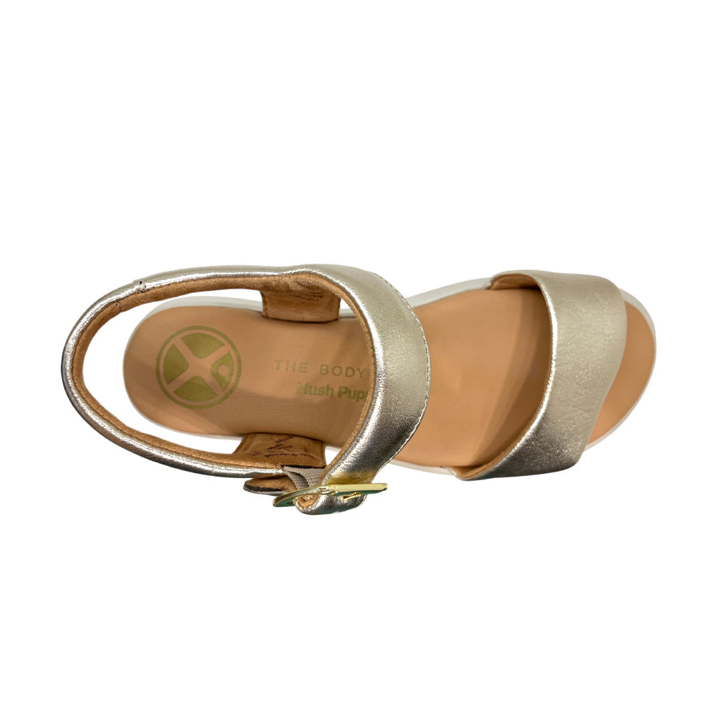 Sandalias flats Uplift QTR para mujer color dorado