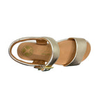 Sandalias flats Uplift QTR para mujer color dorado